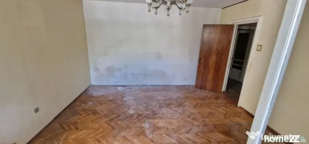Tomis 2 apartament 3 camere decomandate, garaj si loc de ...