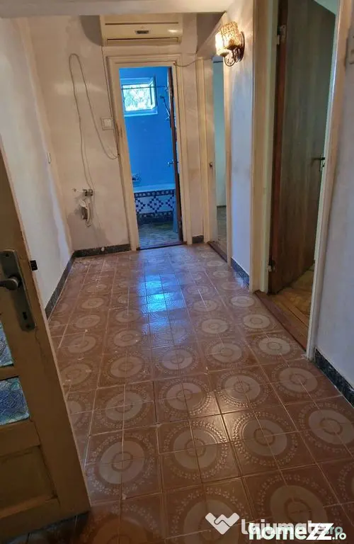 Tomis 2 apartament 3 camere decomandate, garaj si loc de ...