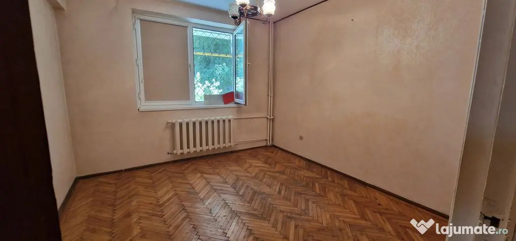 Tomis 2 apartament 3 camere decomandate, garaj si loc de ...