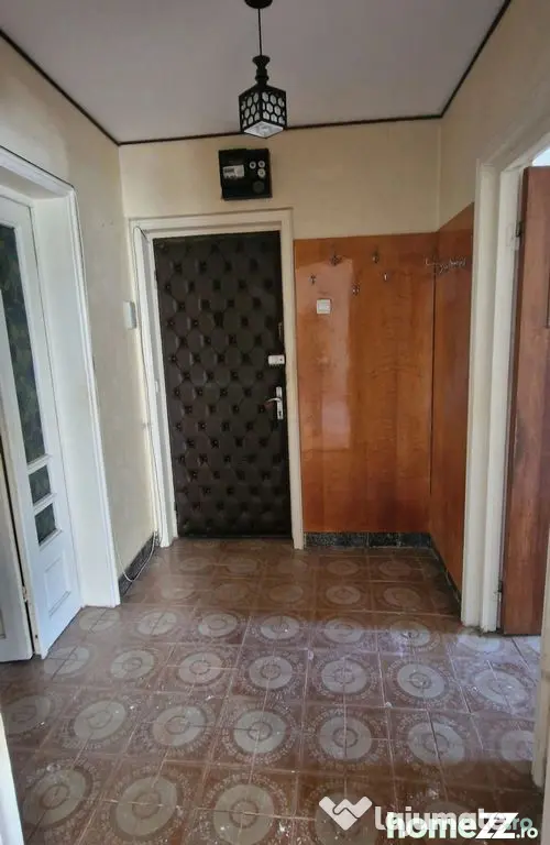 Tomis 2 apartament 3 camere decomandate, garaj si loc de ...