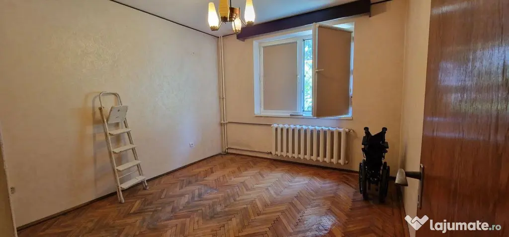 Tomis 2 apartament 3 camere decomandate, garaj si loc de ...