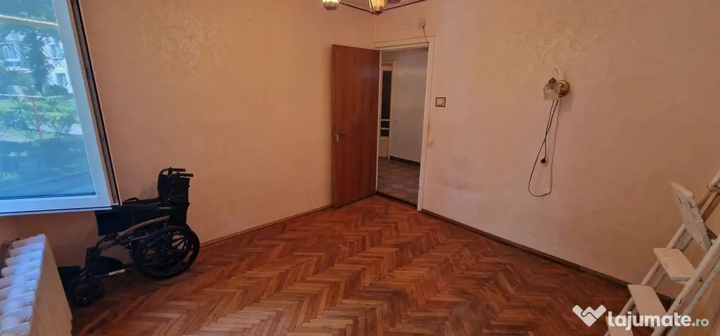 Tomis 2 apartament 3 camere decomandate, garaj si loc de ...