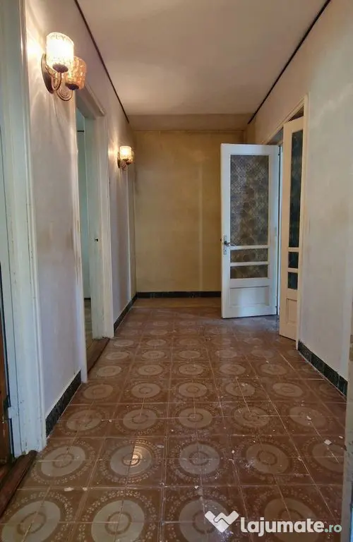 Tomis 2 apartament 3 camere decomandate, garaj si loc de ...