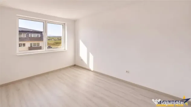Rezidenta cu: dormitor, dressing, living cu bucatarie, incal
