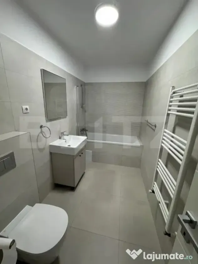 Apartament 2 camere decomandat de vânzare | Mobilat și uti