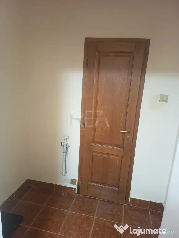 4 camere - decomandat - parcare + boxa