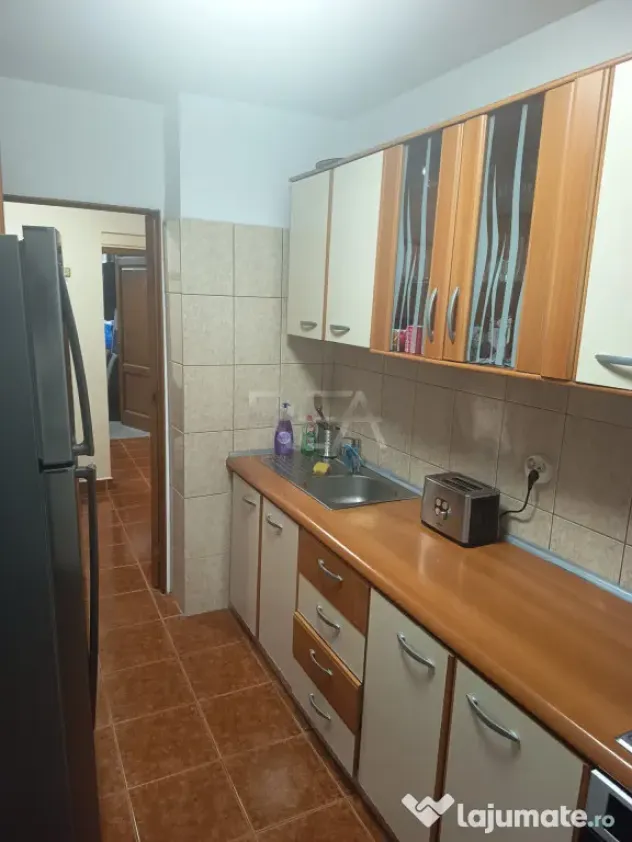 4 camere - decomandat - parcare + boxa