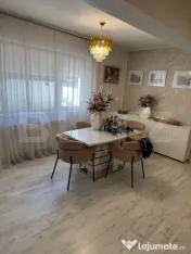 Apartament 3 camere, 92 mp, 2 parcari, zona Central 