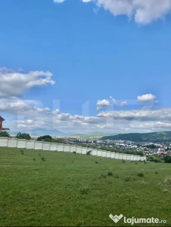 Teren intravilan de 10 ari, situat în zona drumul Sigmirulu