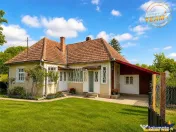 Casa cu farmec rustic teren privat de 3.315 mp, Borosneul