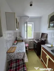 Apartament 3 camere, semidecomandat, 47 m2, zona M40 