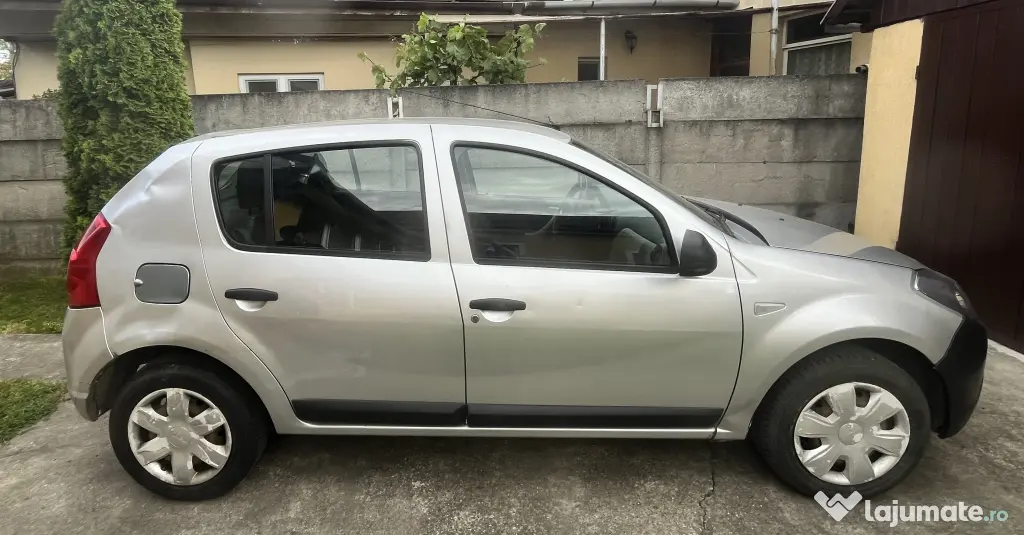 Vând Dacia Sandero 1,4 benzină