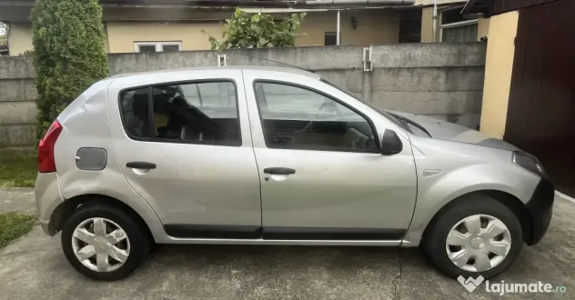 Vând Dacia Sandero 1,4 benzină