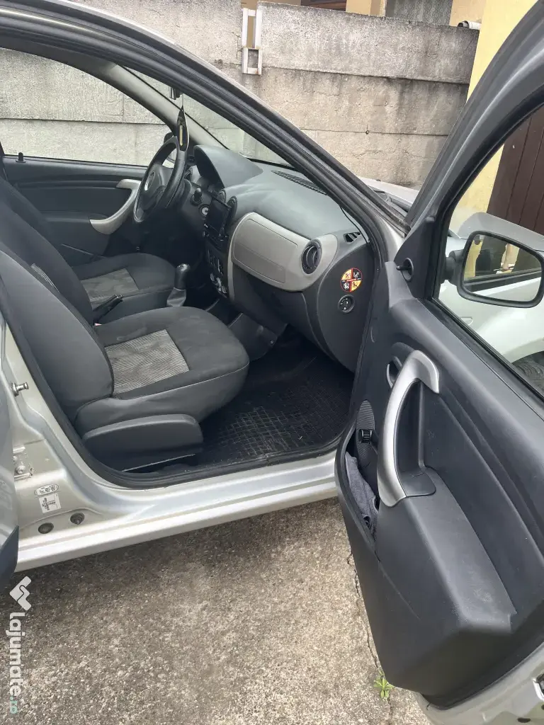Vând Dacia Sandero 1,4 benzină