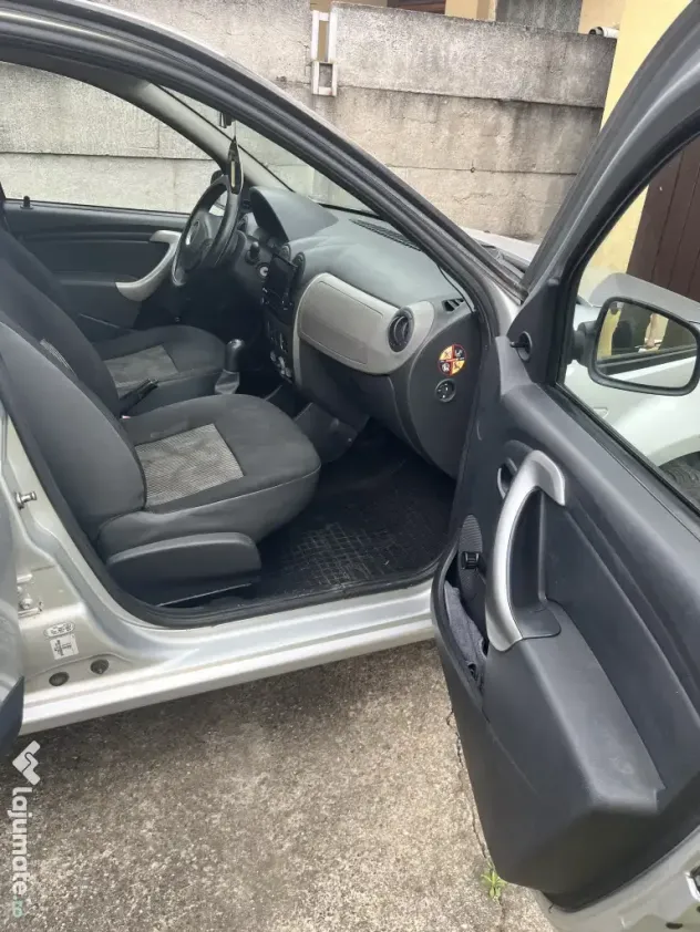 Vând Dacia Sandero 1,4 benzină