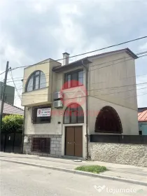 Vila Impresionanta, 220 mp Utili, zona Casa de Cultura