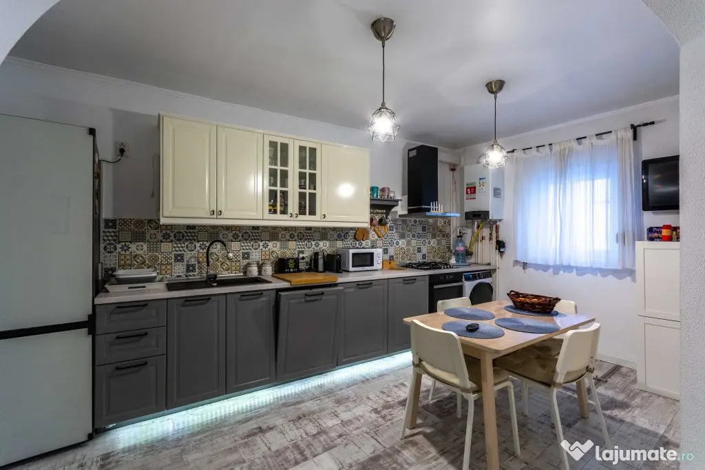 Eminescu Toamnei Casa 3 camere Comision 0%