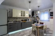 Eminescu Toamnei Casa 3 camere Comision 0% 