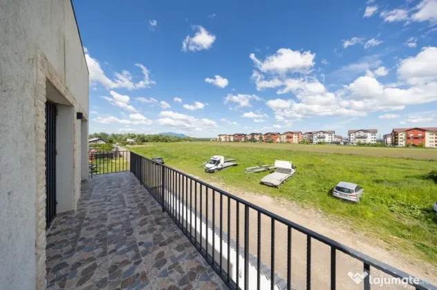 Sanpetru ,Subcetate-Casa 4 camere,3 bai+480 mp teren