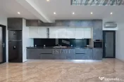 Sanpetru ,Subcetate-Casa 4 camere,3 bai+480 mp teren