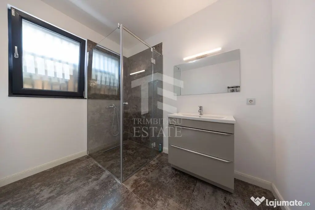 Sanpetru ,Subcetate-Casa 4 camere,3 bai+480 mp teren