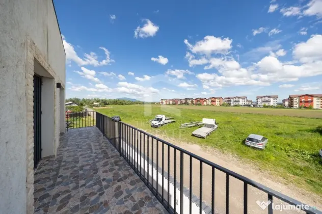 Sanpetru ,Subcetate-Casa 4 camere,3 bai+480 mp teren