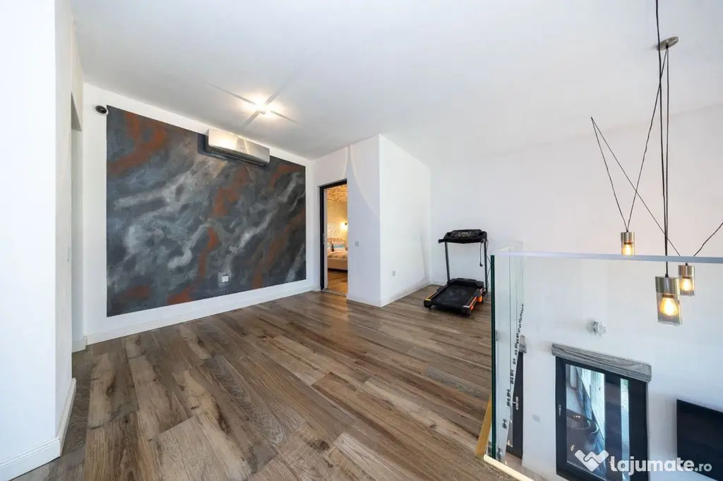 Sanpetru ,Subcetate-Casa 4 camere,3 bai+480 mp teren