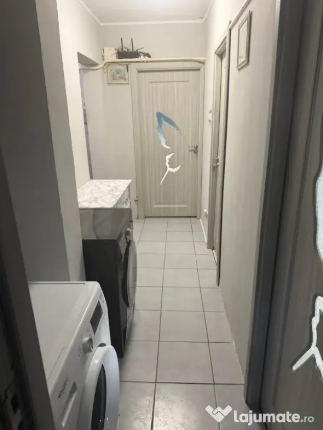 - Apartament 3 camere confort 1 decomandat, zona Progresu, e