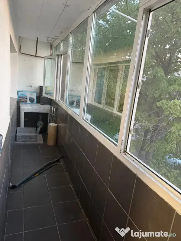 - Apartament 3 camere confort 1 decomandat, zona Progresu, e