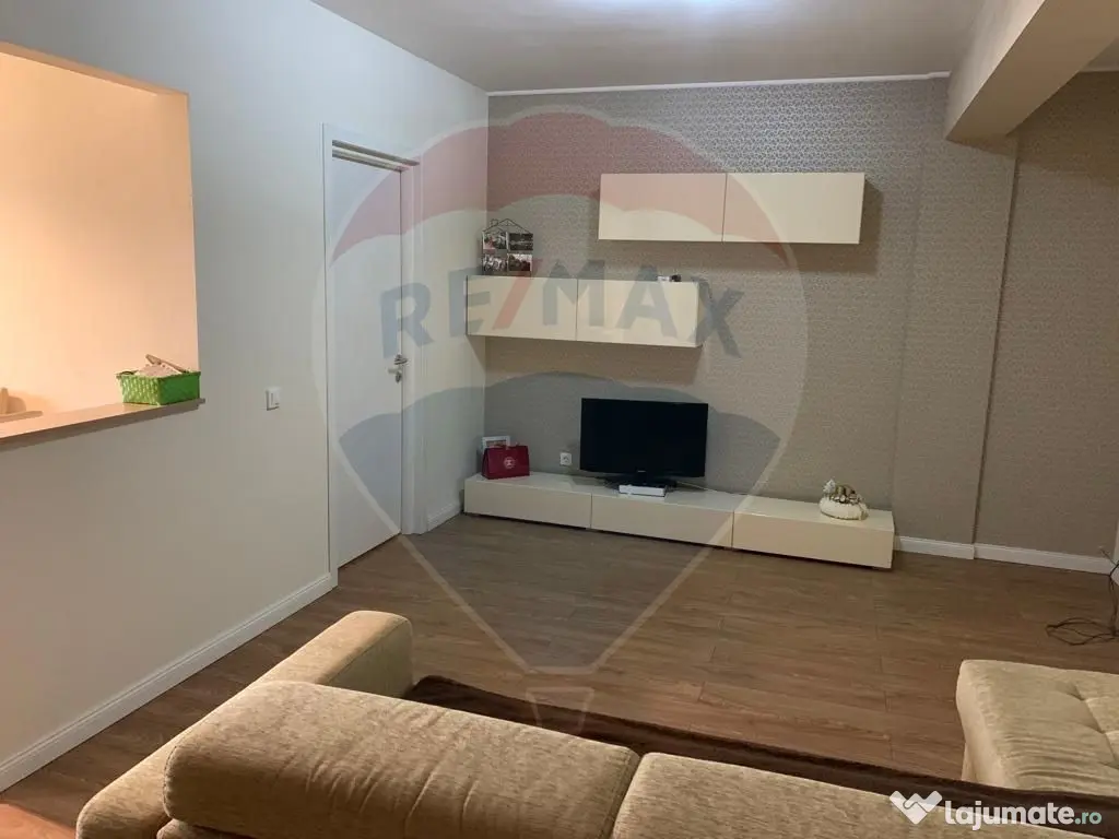Apartament 3 camere de închiriat – Bloc nou, Bd. Uniri...