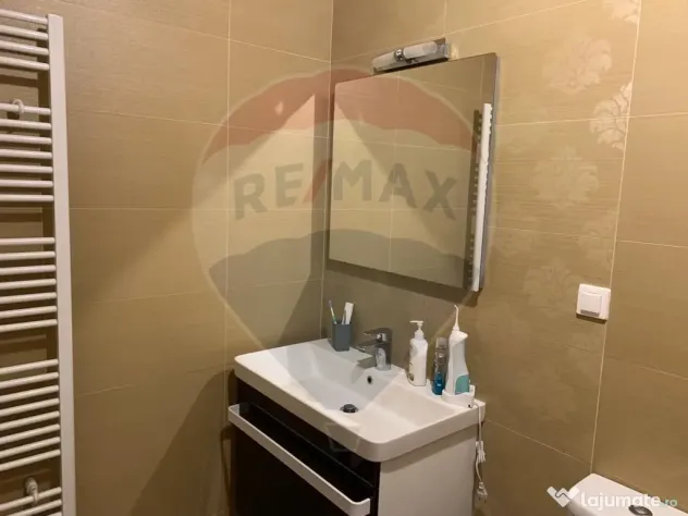 Apartament 3 camere de închiriat – Bloc nou, Bd. Uniri...