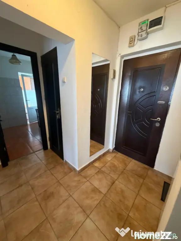 Apartament 2 camere decomandat, 50 mp, Bld Carol, zona Garii