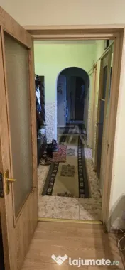 3 camere, et 7/10, bloc 1979, 74 mp-Pacii, Str Barsanesti 