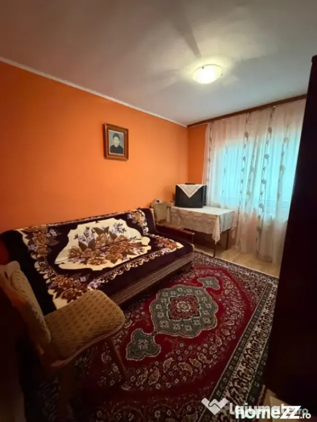 Apartament 3 camere, etaj intermediar, Radauti - Radauti (Suceava)