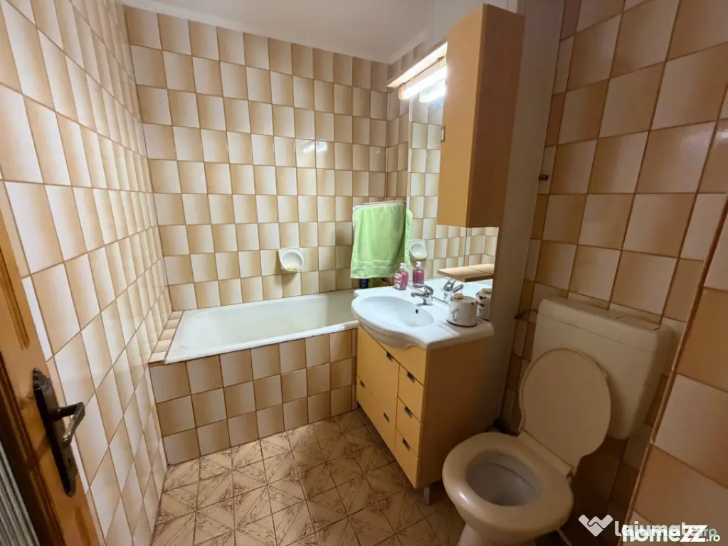 Apartament 3 camere, etaj intermediar, Radauti - Radauti (Suceava)