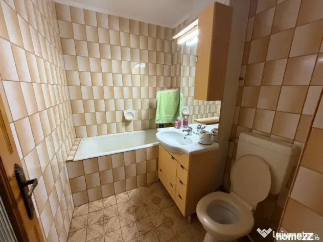 Apartament 3 camere, etaj intermediar, Radauti - Radauti (Suceava)