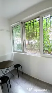 Dristor parter cu balcon la metrou 