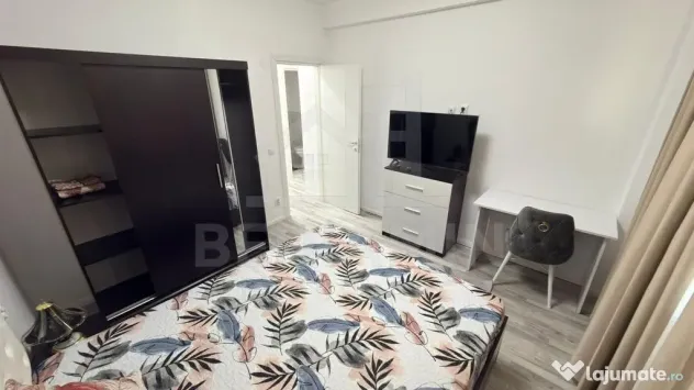 2 camere - bloc nou -2 bai - curte 70mp - 2 parcari - Hap...