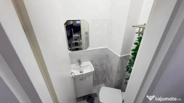 2 camere - bloc nou -2 bai - curte 70mp - 2 parcari - Hap...