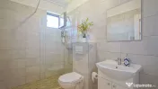 Casă individuală cu teren de 700 mp, mobilată și util...