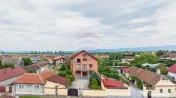 VILA SANNE – 10 camere, teren 1300 mp, Hălchiu 