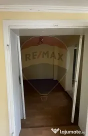 Casă / Vilă cu 3 camere de vânzare în zona Burdujeni