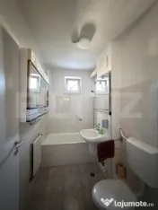 Apartament 3 camere, etaj 2, 61 mp, zona Han 