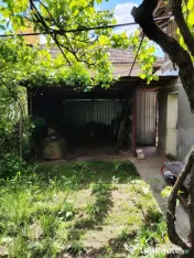 Proprietate cu 3 case și teren generos LEU , la doar 20 km 