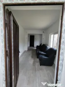 Vanzare casa LEU cu 2000mp teren