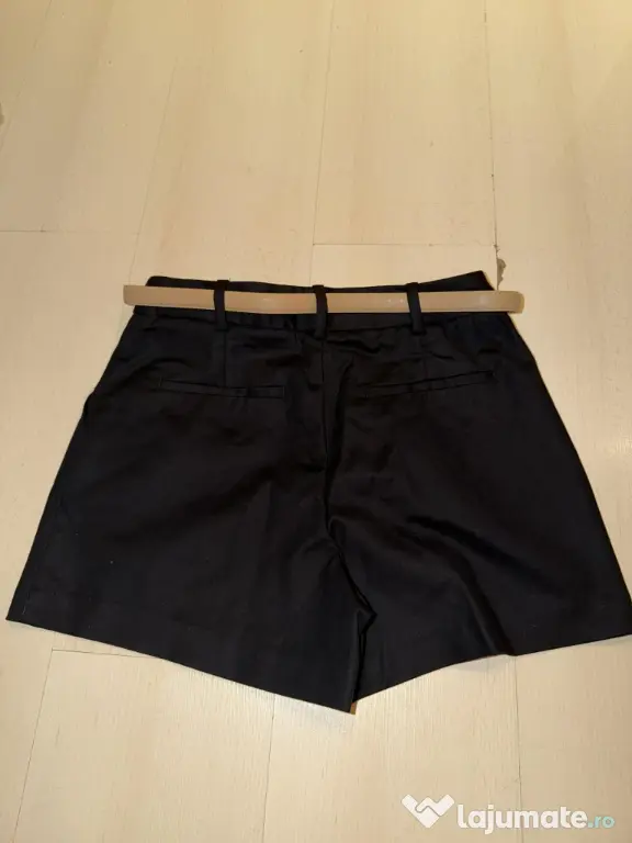 Pantaloni scurți Zara