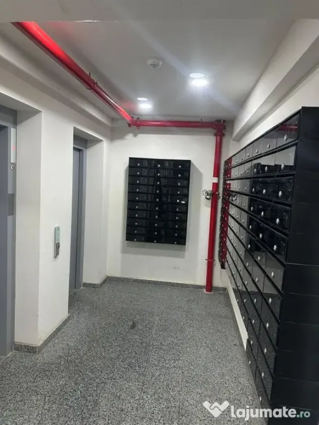 Garsoniera de inchiriat la 7 minute de metrou Berceni