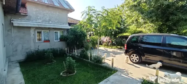 Vând casă cu teren în zona Titu