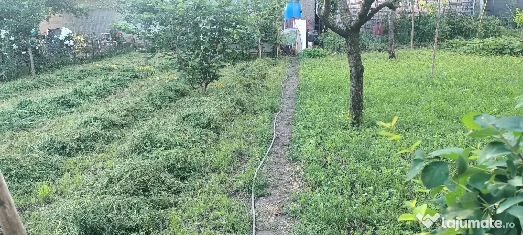 Vând casă cu teren în zona Titu