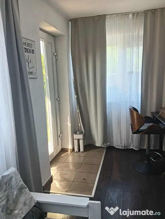 Vând casă cu teren în zona Titu